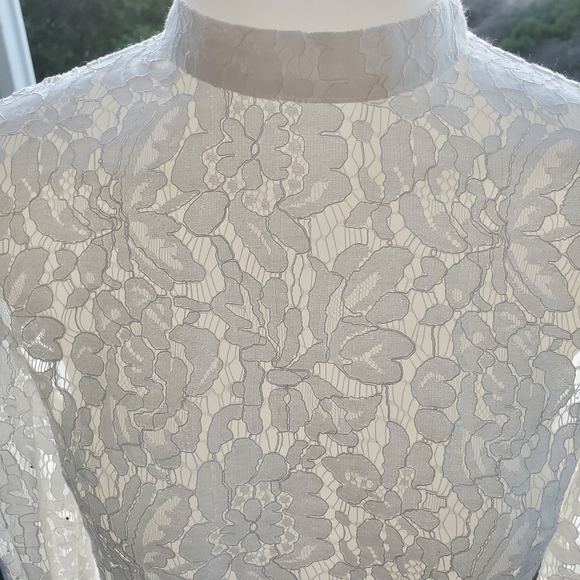 Forever 21 Lace Long Sleeve Scalloped Hem Top - Picture 3 of 12